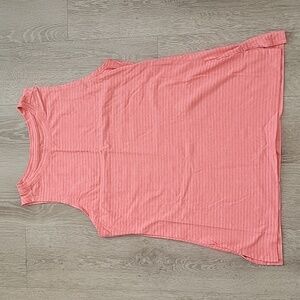 Athletic women's coral tank top